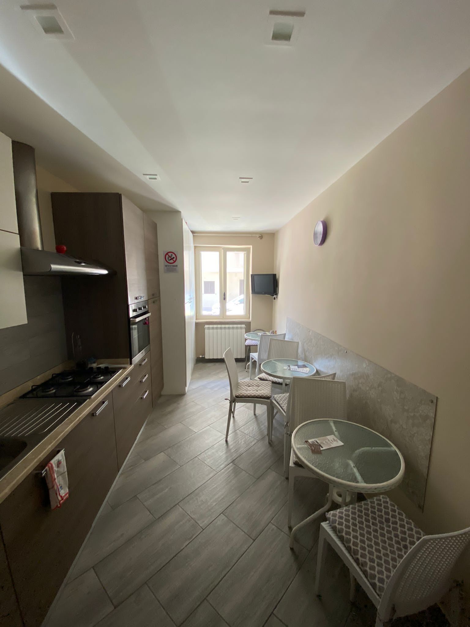 Fridge, cookware/dishes/utensils