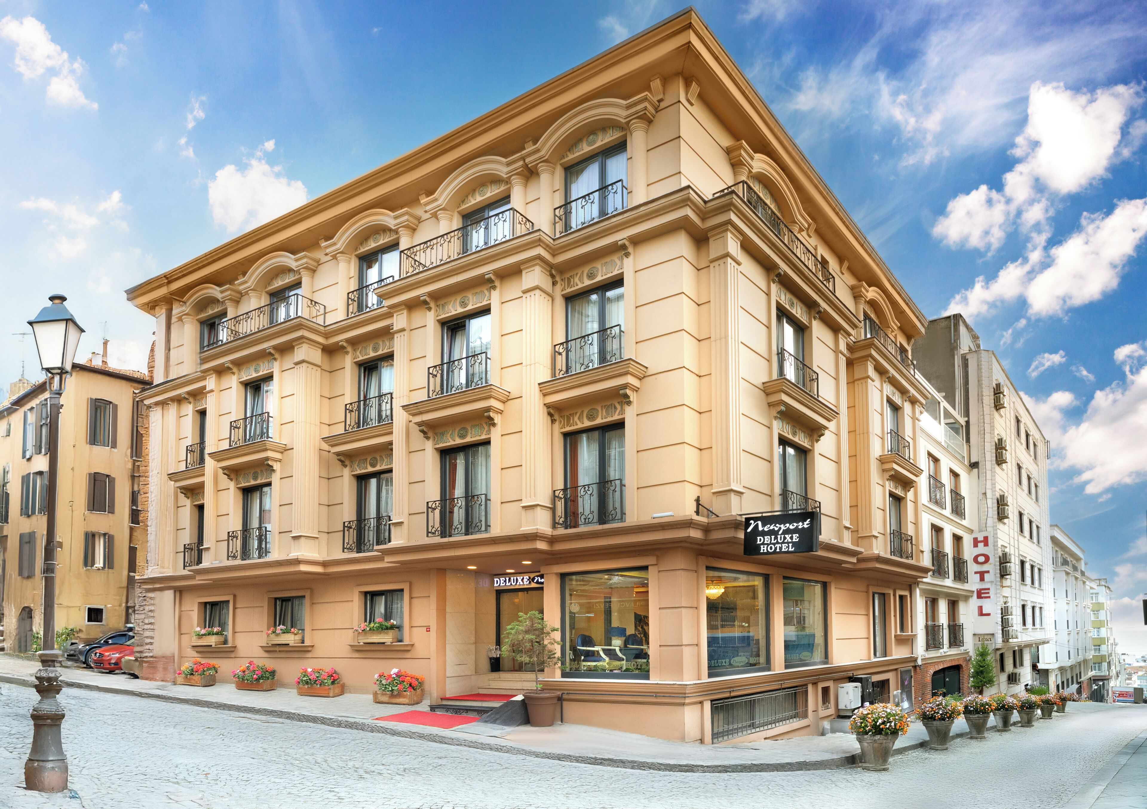 Photo - Deluxe Newport Hotel - Old City