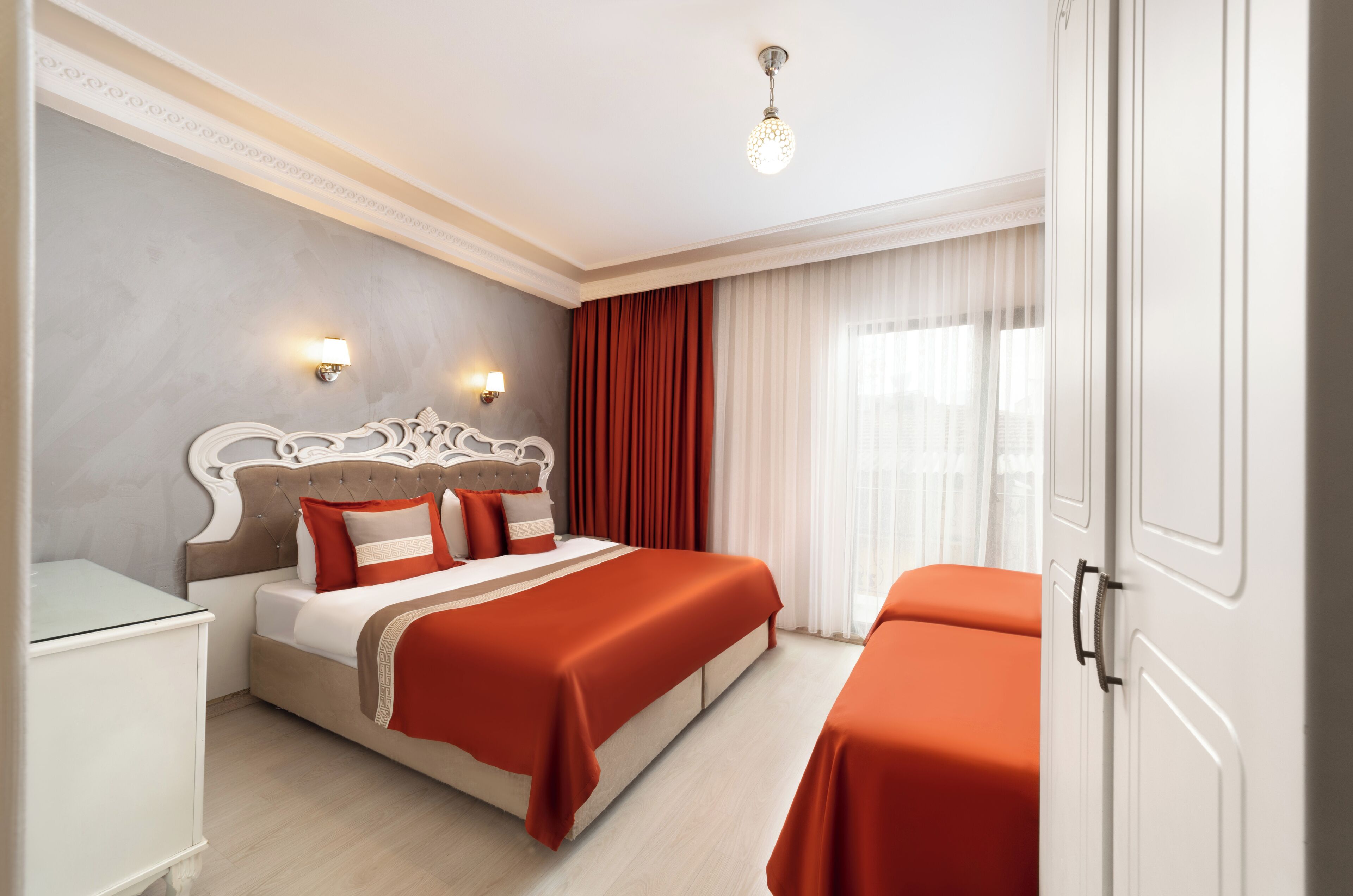 Photo - Deluxe Newport Hotel - Old City