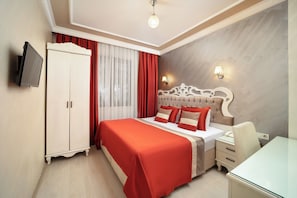 Deluxe Double or Twin Room | Minibar, in-room safe, desk, laptop workspace - Deluxe Newport Hotel - Old City (Istanbul)