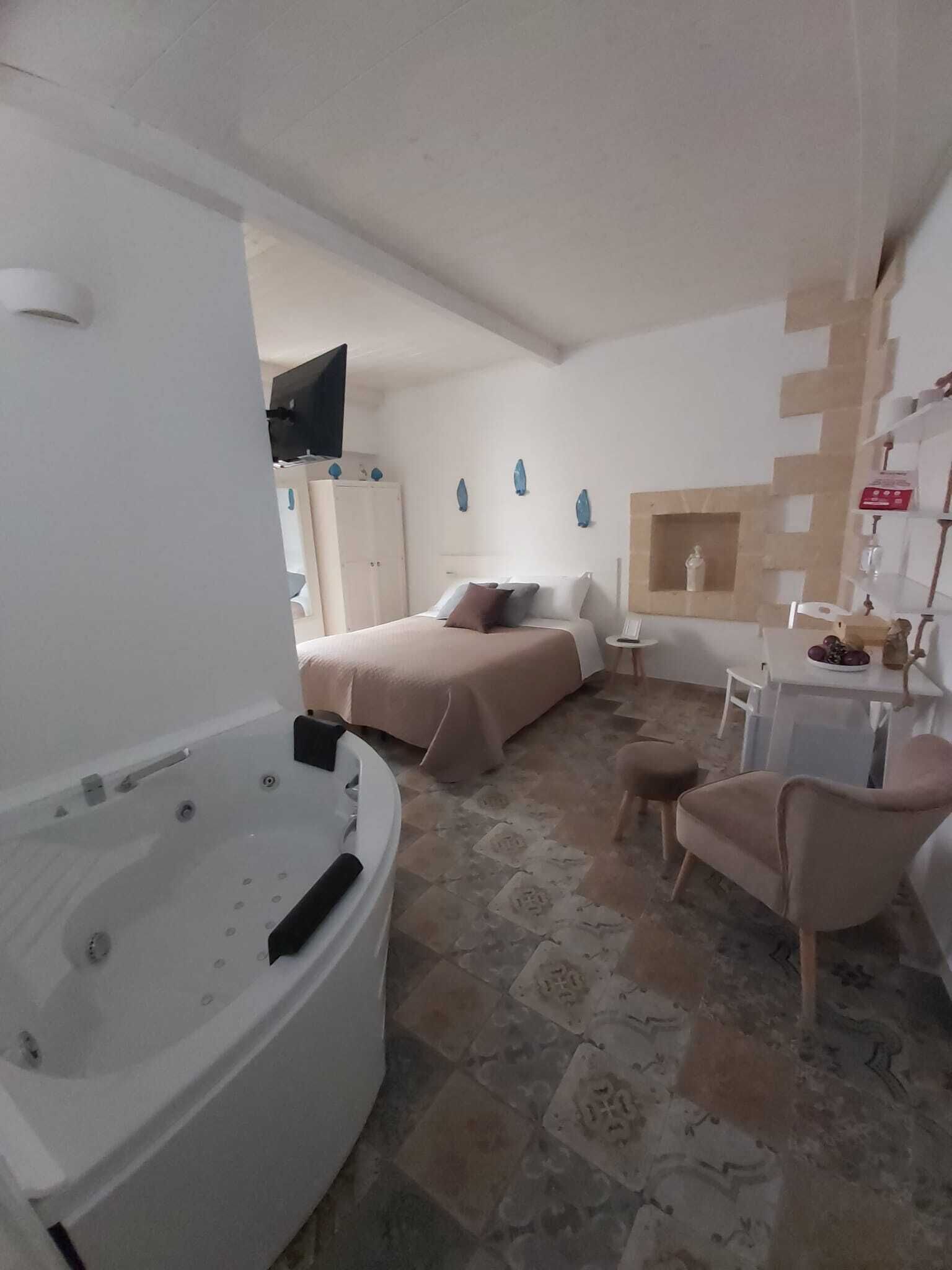 Habitació bàsica | Cortines opaques, wifi gratuïta i roba de llit 