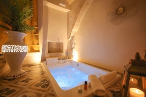 Luxury Double Room, 1 Queen Bed, Private Bathroom, Ground Floor | Minibar, in-room safe, blackout curtains, soundproofing