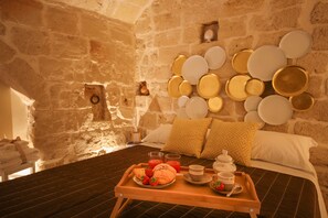 Romantic Double Room, 1 Queen Bed, Private Bathroom | Blackout drapes, free WiFi, bed sheets - Terracielo Guest House (Monopoli)