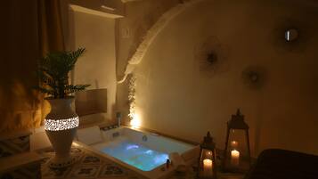 Doppia Romantica, 1 letto queen, bagno privato | Tende oscuranti, Wi-Fi gratuito, lenzuola