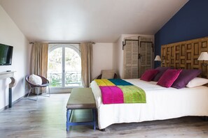 Suite (Gordes) | Schreibtisch, schallisolierte Zimmer, kostenlose Babybetten