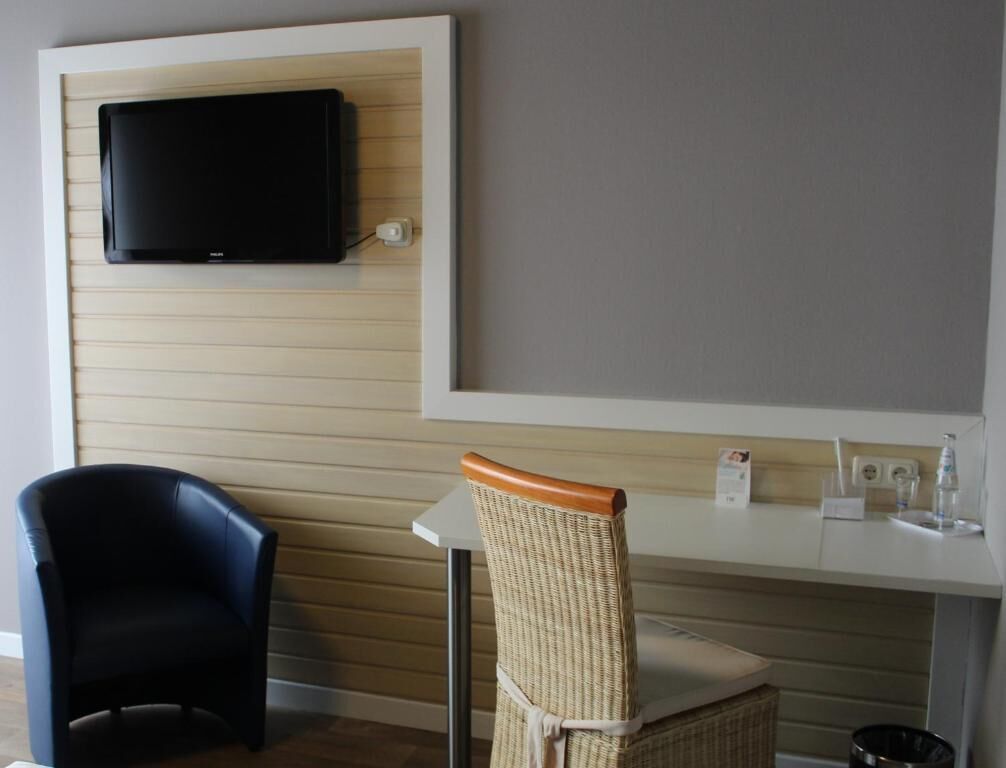 Desk, laptop workspace, free WiFi, bed sheets