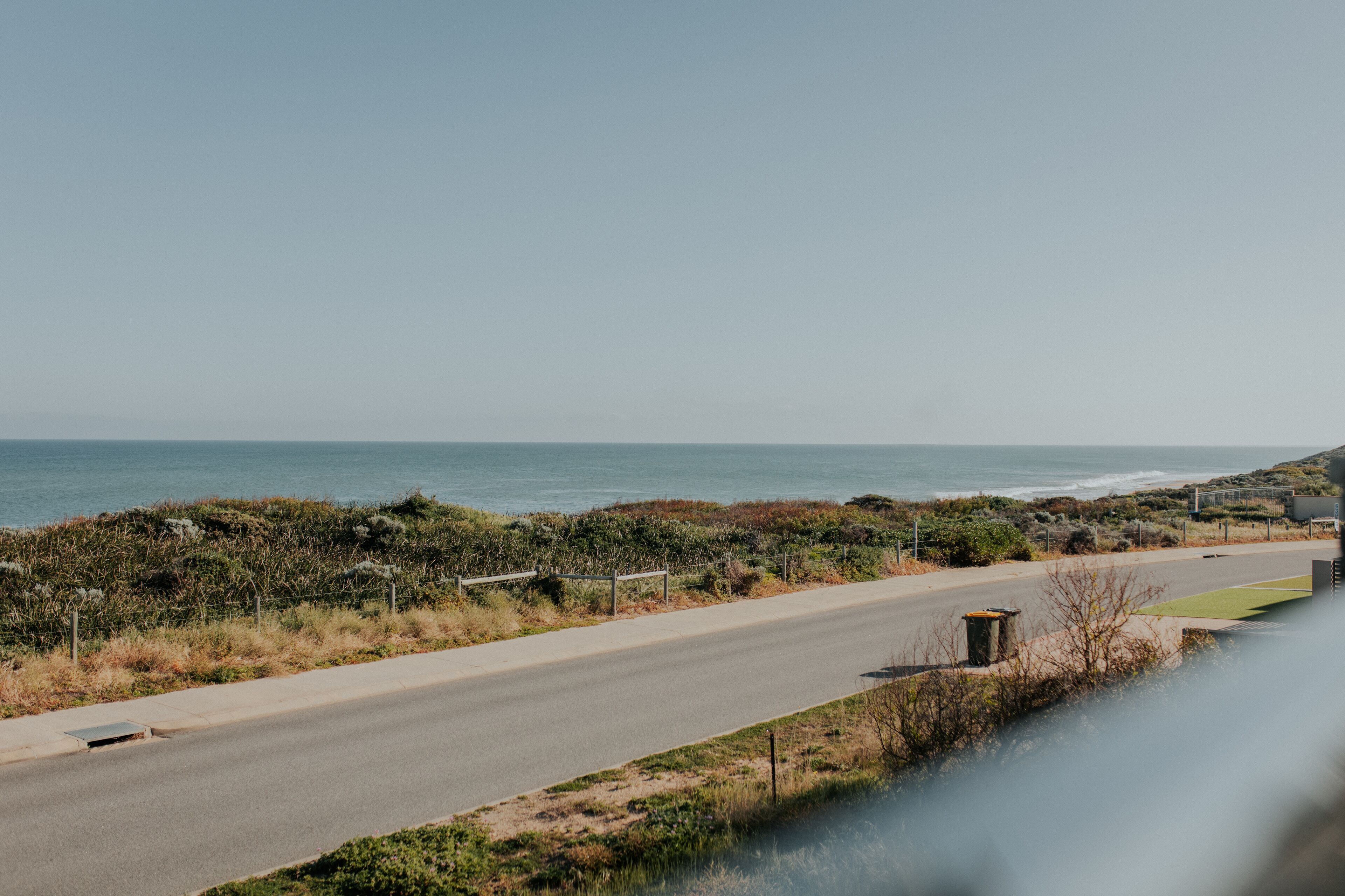 Privat strand, hvit sand, seiling og kajakkpadling