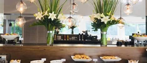 Free daily buffet breakfast