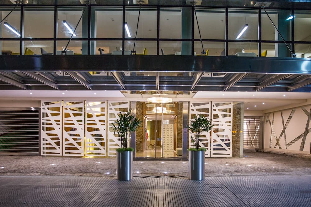Howard Johnson Plaza by Wyndham Buenos Aires