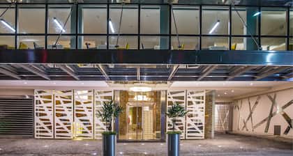 Howard Johnson Plaza by Wyndham Buenos Aires