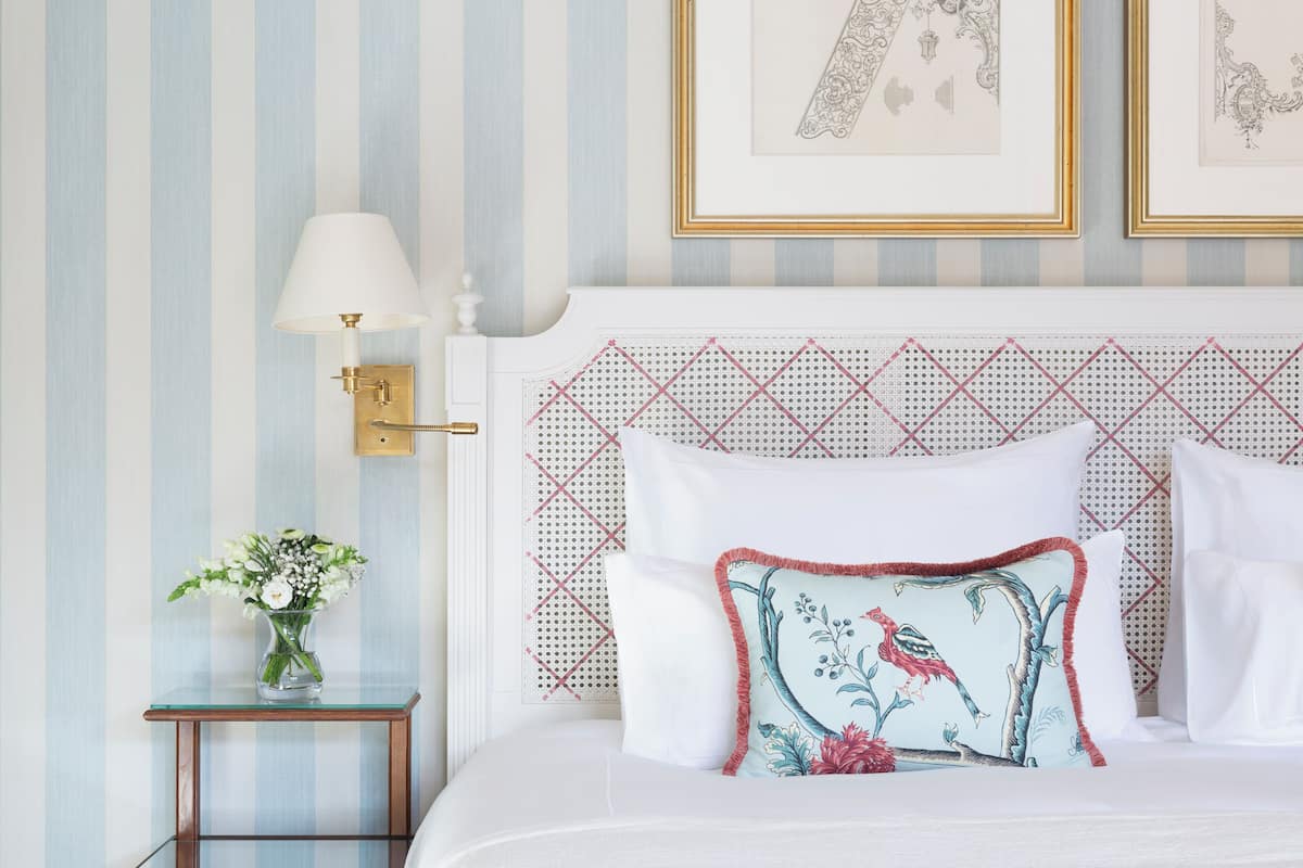 Prestige Suite - Top Floor | 1 bedroom, premium bedding, free minibar items, in-room safe