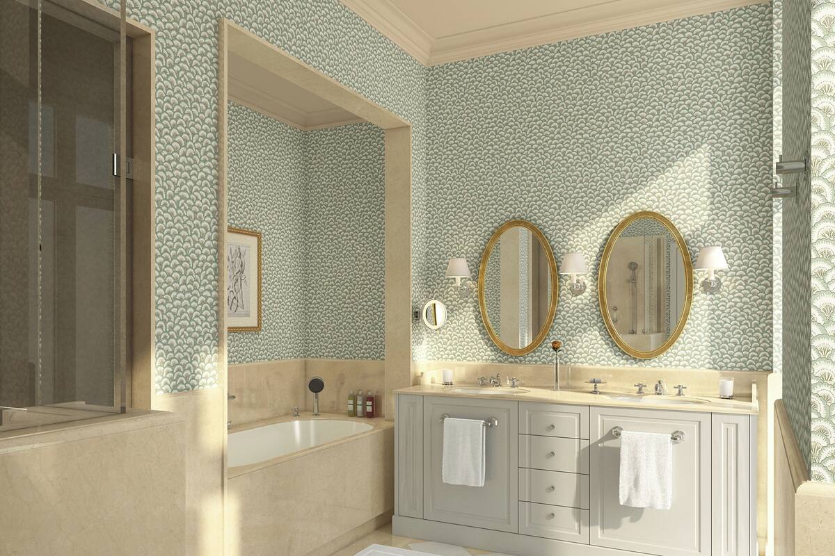 corner suite | bathroom | free toiletries, bathrobes, slippers, towels