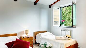 Vila, beberapa kamar | 7 kamar tidur dan setrika/meja setrika