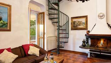 Villa, Multiple Bedrooms | Living room | Flat-screen TV