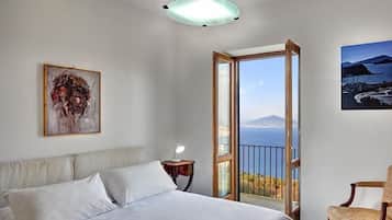 6 habitaciones, caja de seguridad en la habitación y escritorio