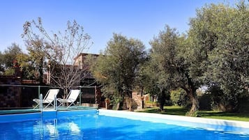 Seasonal outdoor pool