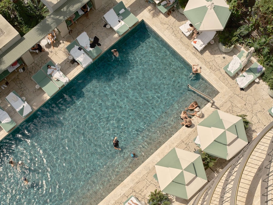 Outdoor pool, free pool cabanas, pool loungers