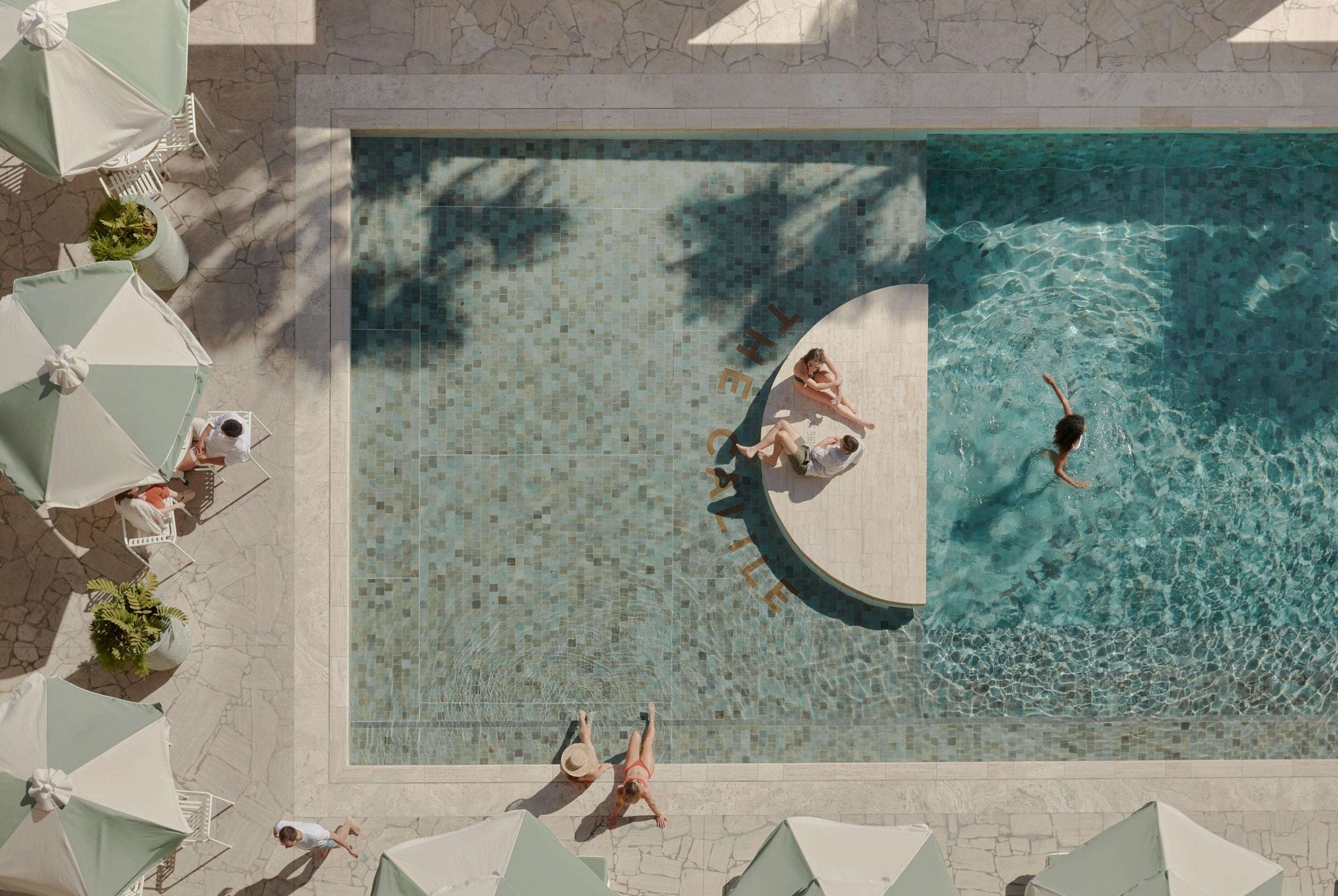 Outdoor pool, free pool cabanas, pool loungers