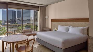 Room, 1 King Bed, Pool View