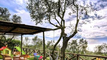 Área de juegos infantiles al aire libre