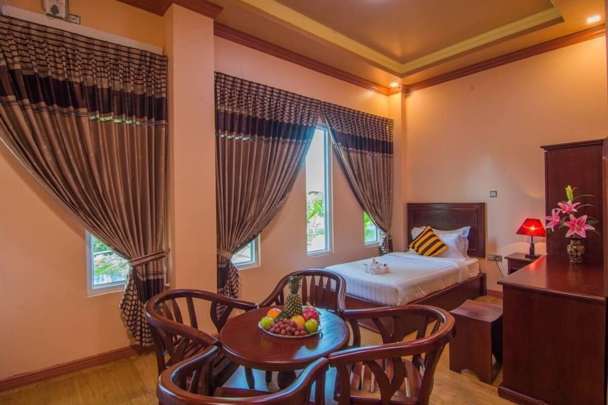 Minibar, desk, rollaway beds, free WiFi