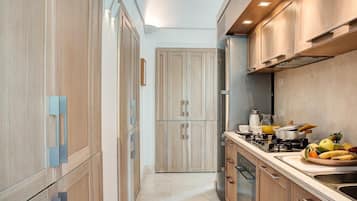 Villa, 3 Bedrooms | Private kitchen | Full-size fridge, oven, stovetop, cookware/dishes/utensils