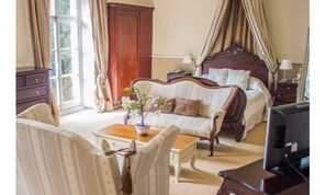 Individually decorated, individually furnished, iron/ironing board - Albert Cottage Hotel (East Cowes)