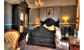 Family Suite (Sleeps 3) | Individually decorated, individually furnished, iron/ironing board - Albert Cottage Hotel (East Cowes)