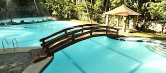 Villa Soledad Beach Resort