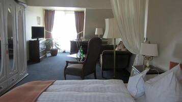 Minibar, Schreibtisch, Verdunkelungsvorhänge, Bügeleisen/Bügelbrett