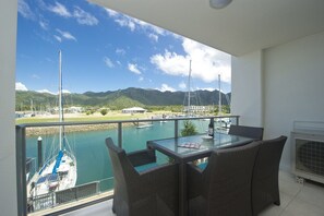 Chambre Classique, 1 chambre, accès piscine, vue marina | Balcon