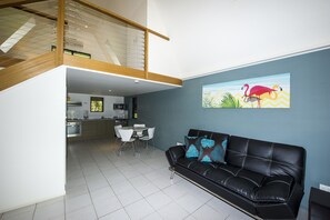 Comfort Apartment, 1 Bedroom, Pool Access, Resort View | Living area