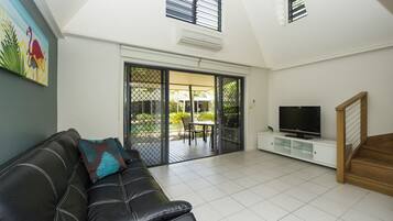 Comfort Apartment, 1 Bedroom, Pool Access, Resort View | Living area | 40-inch TV with digital channels, DVD player