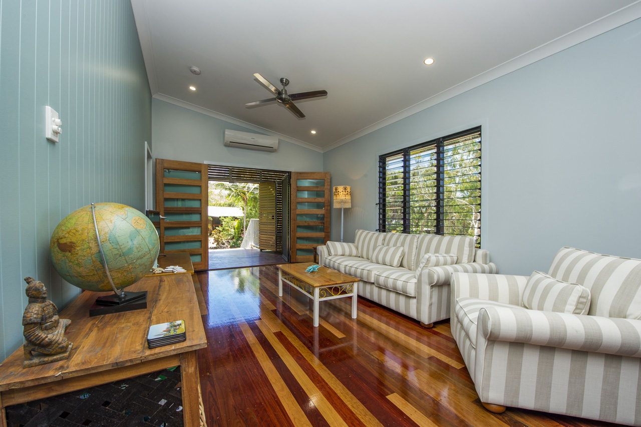 Maison Familiale, 3 chambres, vue jardin | Salle de séjour | Télévision de 40 pouces avec chaînes numériques, lecteur de DVD