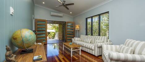 Family House, 3 Bedrooms, Garden View | Living room