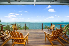 Superior House, 4 Bedrooms, Private Pool, Beachfront | Balcony - Driftwood (Picnic Bay)
