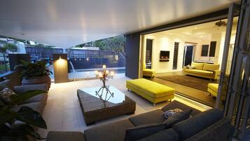 Superior House, 1 Bedroom, Private Pool, Beachfront | Teres/patio
