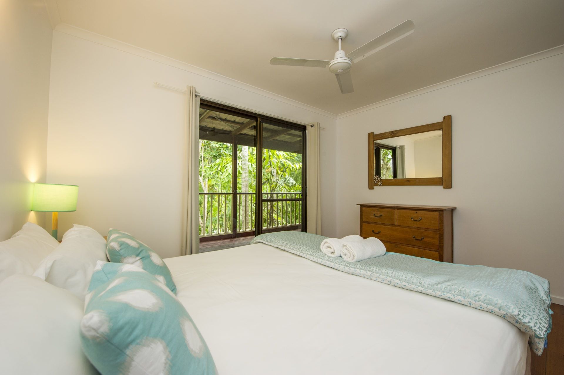 Family House, 3 Bedrooms, Garden View | 3 bilik tidur, seterika/papan seterika, katil bayi/kot (surcaj) 