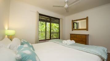 Family House, 3 Bedrooms, Garden View | 3 bilik tidur, seterika/papan seterika, katil bayi/kot (surcaj)