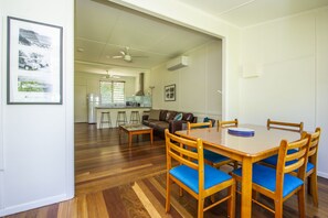 Family Apartment, 2 Bedrooms, Pool Access, Garden View | In-room dining - Kooyong Apartment 4 (Arcadia)