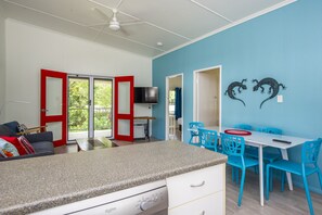 Family Apartment, 2 Bedrooms, Pool Access, Garden View | In-room dining - Kooyong Apartment 8 (Arcadia)