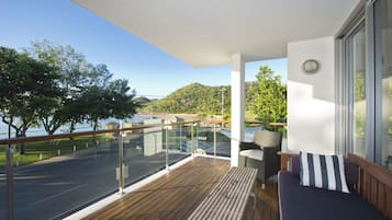 Apartamento superior, 3 quartos, acesso à piscina, de frente para a praia | Terraço/pátio