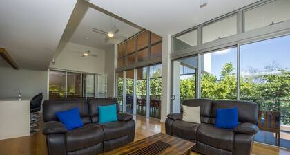 Maggies Beachfront Apt. 12