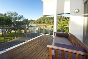 Superior Apartment, 3 Bedrooms, Pool Access, Beachfront | Terrace/patio - Maggies Beachfront Apt. 12 (Horseshoe Bay)