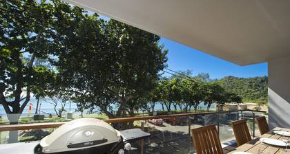 Maggies Beachfront Apt. 3
