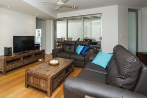Family Apartment, 3 Bedrooms, Pool Access, Beachfront | Living room - Maggies Beachfront Apt. 4 (Horseshoe Bay)