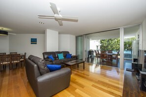 Family Apartment, 3 Bedrooms, Pool Access, Beachfront | Living area