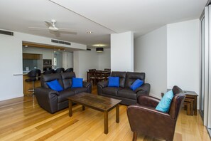 Family Apartment, 3 Bedrooms, Pool Access, Beachfront | Living room