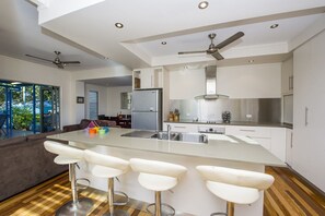 Family House, 3 Bedrooms, Ocean View, Beachfront | Private kitchen | Full-size fridge, microwave, oven, stovetop - Picnic Beach'scape (Picnic Bay)