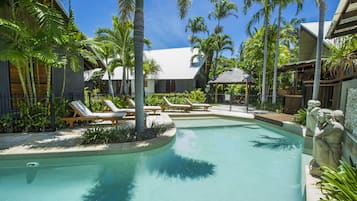 2 kolam renang outdoor